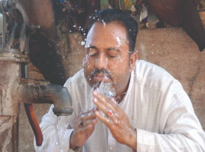 city sizzles in spring heat