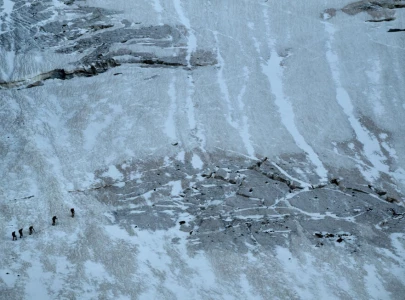 heat melts alps snow and glaciers triggering water shortage heat melts alps snow and glaciers triggering water shortage