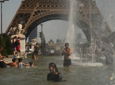 europeans told to protect themselves as deadly heatwave takes its toll