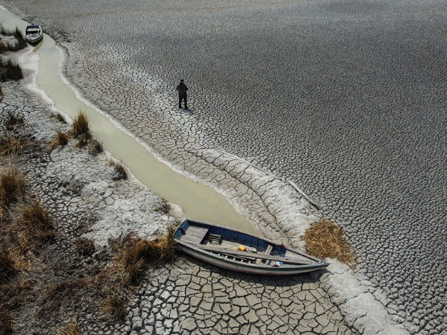 After heat storms battered Bolivia in October 2023, Lake Titicaca, one of South America’s largest lakes, edged towards record low levels. Photo: REUTERS
