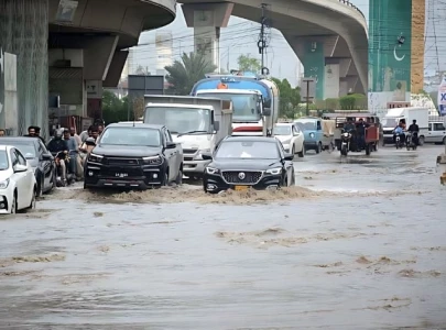 heavy rain disrupts city traffic flow