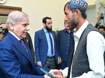 pm awards rs2 5m to brave excavator driver who rescued balochistan flood victims