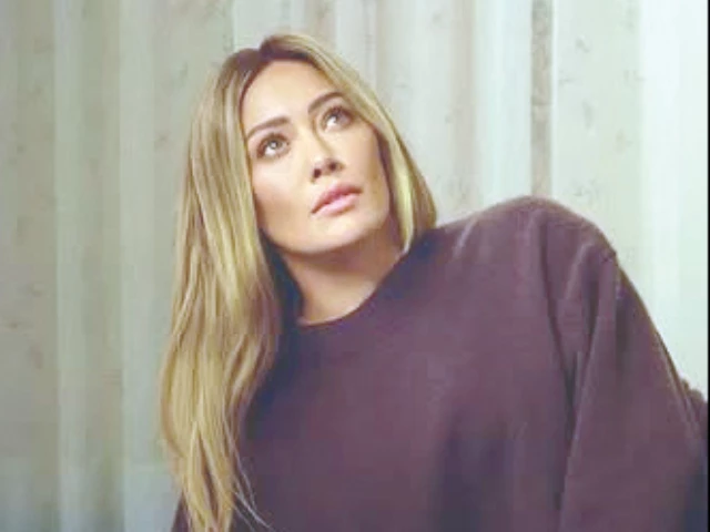 hilary duff photo file