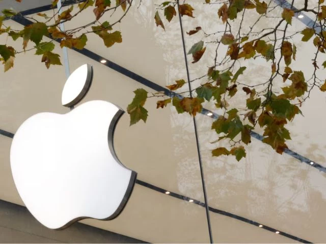 he apple inc logo is seen at the entrance to the apple store in brussels belgium november 28 2022 photo reuters he apple inc logo is seen at the entrance to the apple store in brussels belgium november 28 2022 photo reuters