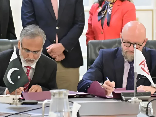 the agreement was signed between muhammad humair karim kidwai secretary ead and konstantin limitovskiy chief investment officer public sector project and corporate finance at aiib photo app the agreement was signed between muhammad humair karim kidwai secretary ead and konstantin limitovskiy chief investment officer public sector project and corporate finance at aiib photo app
