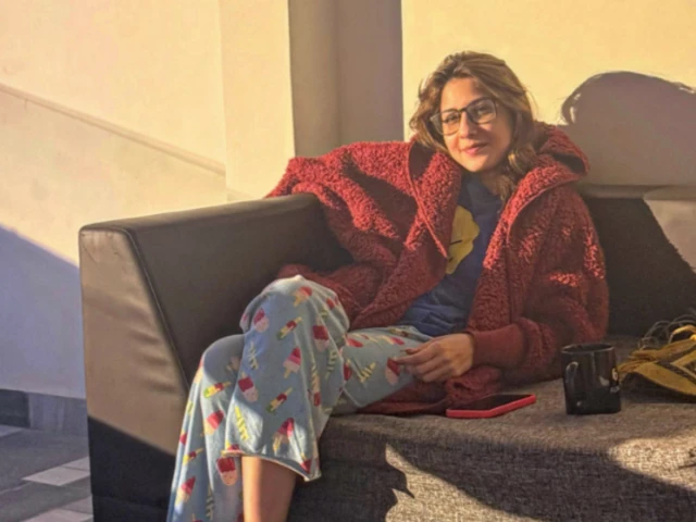 Hina Altaf reflects on friendship, health and her love for chai in winter throwback | The Express Tribune Hina Altaf reflects on friendship, health and her love for chai in winter throwback | The Express Tribune