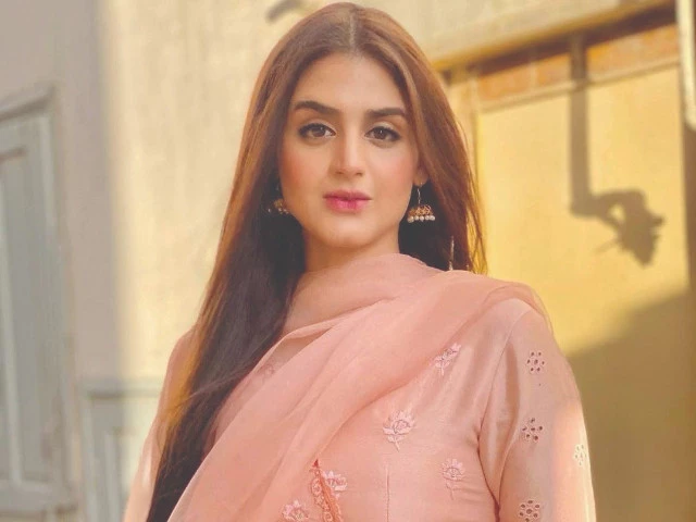 Hira Mani urges fans to 'hold on to faith amid despair'