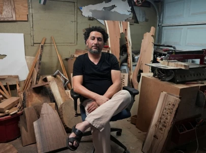 palestinian artist turns woodwork into map of memory and resistance