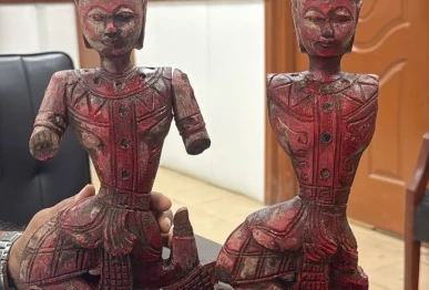 a picture showing two statues found during excavation work near lea market karachi mayor karachi