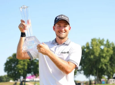 hodges marches to 3m open win