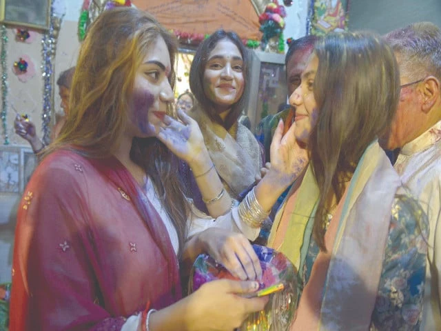 hundreds of families from the hindu and sikh communities gather to celebrate the holi festival at the krishna temple in saddar rawalpindi photo express hundreds of families from the hindu and sikh communities gather to celebrate the holi festival at the krishna temple in saddar rawalpindi photo express