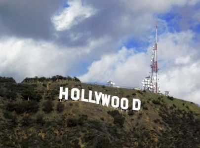 hollywood sign threatened by sunset fire as wildfires devastate los angeles forcing evacuations hollywood sign threatened by sunset fire as wildfires devastate los angeles forcing evacuations