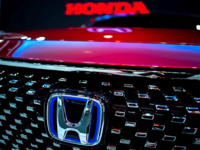 Honda plans highway test of wireless charging for moving trucks