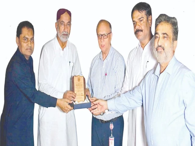 best wishes municipal commissioner noor hassan jokhio along with syed foundation president wasim hashmi and the officials of dar ul sukoon being presented a souvenir along with mumtaz ali zardari rafiq sheikh and asim ali khan photo courtesy organisers best wishes municipal commissioner noor hassan jokhio along with syed foundation president wasim hashmi and the officials of dar ul sukoon being presented a souvenir along with mumtaz ali zardari rafiq sheikh and asim ali khan photo courtesy organisers