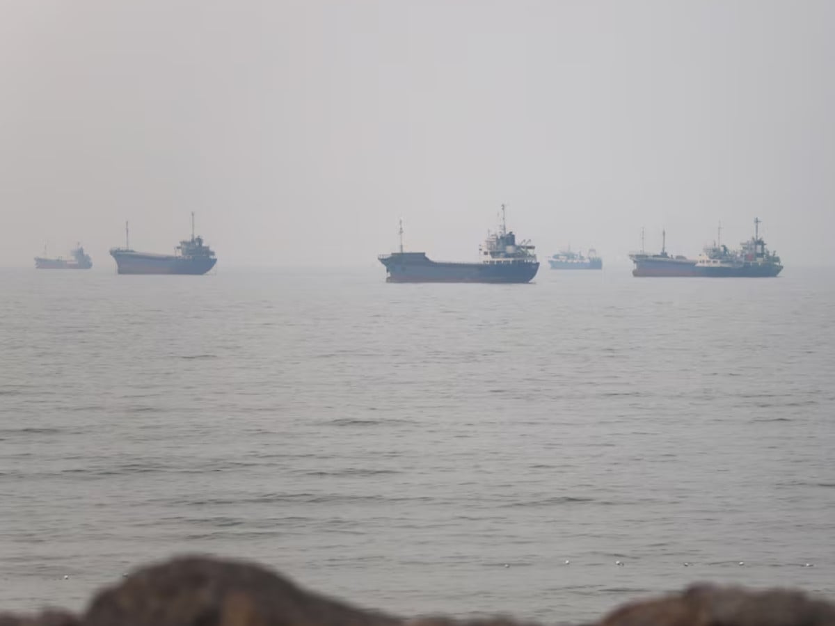 Four tankers reverse course near Strait of Hormuz after ship attacks