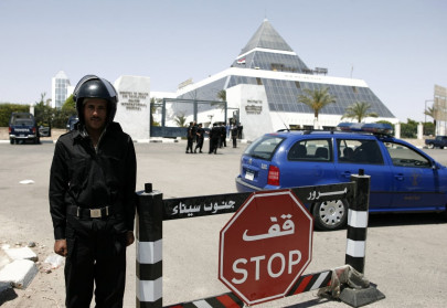 egypt s mubarak detained army win protest respite