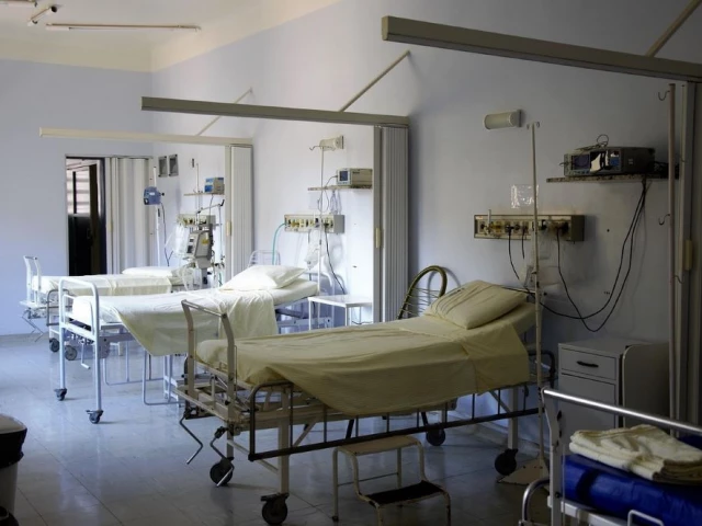 civil hospital receives 2 000 patients daily in the accident department while 8 000 patients visit the opd for examination and admits 200 patients every day photo pixabay