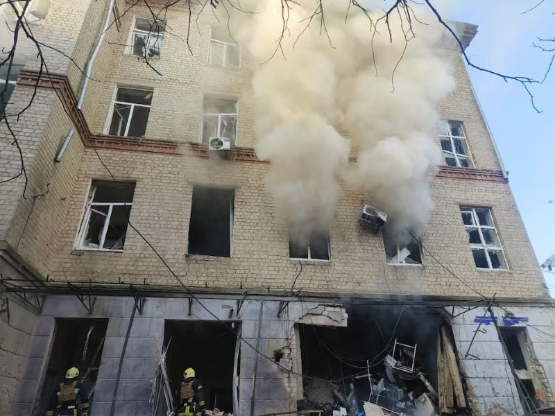 rescues work at a site of a hospital hit by a russian kamikaze drone amid russia s attack on ukraine in sumy ukraine september 28 2024 photo reuters