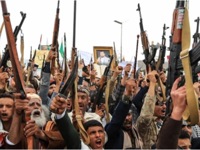 Houthis widen war as Gulf talks stall