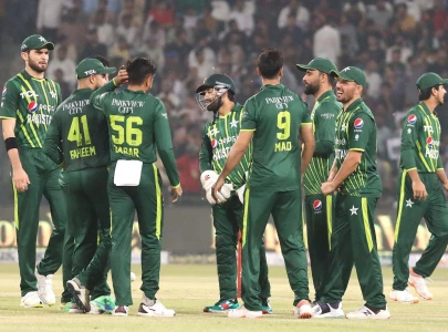 pakistan thrash new zealand by 88 runs to win first t20i