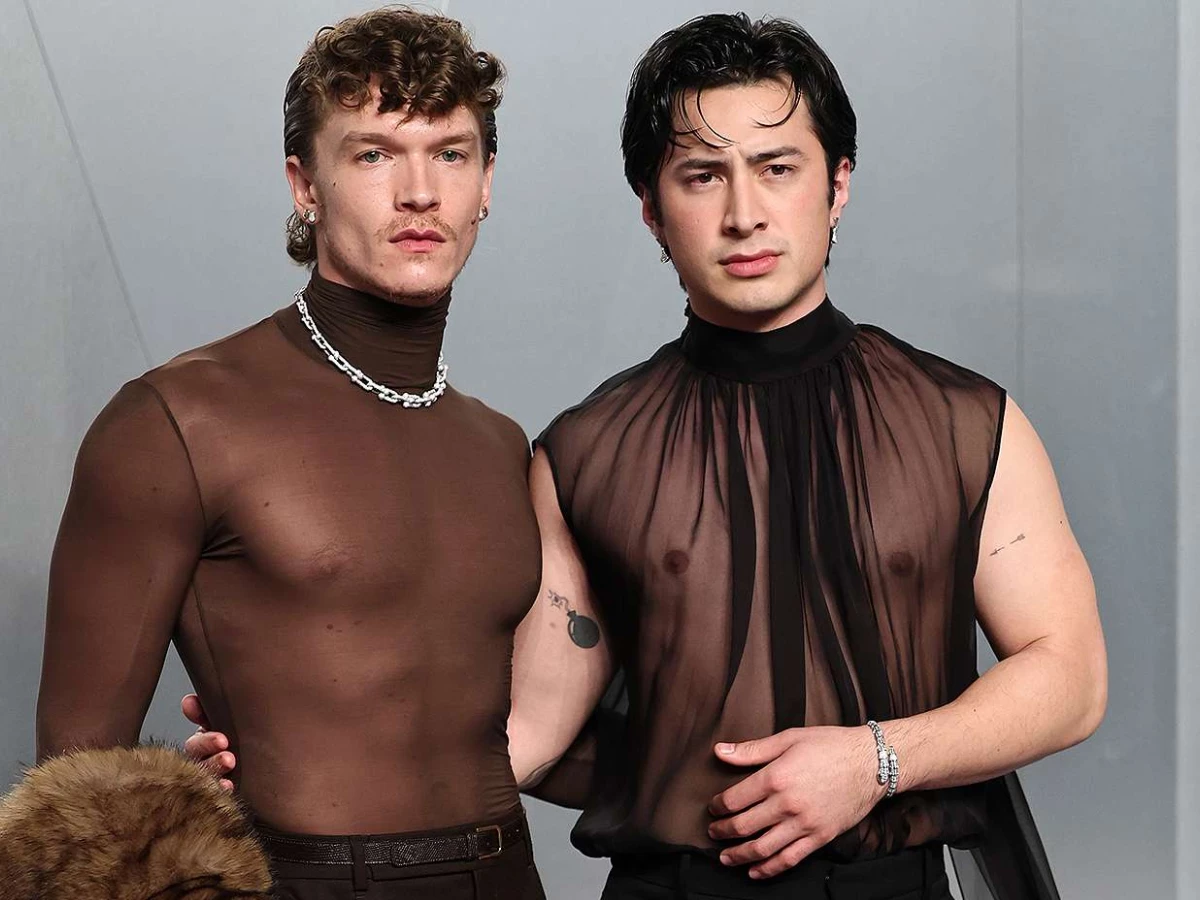 heated rivalry duo brings matching heat to the vanity fair oscar party