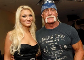 brooke hogan questions circumstances around father hulk hogan s death offers to fund autopsy
