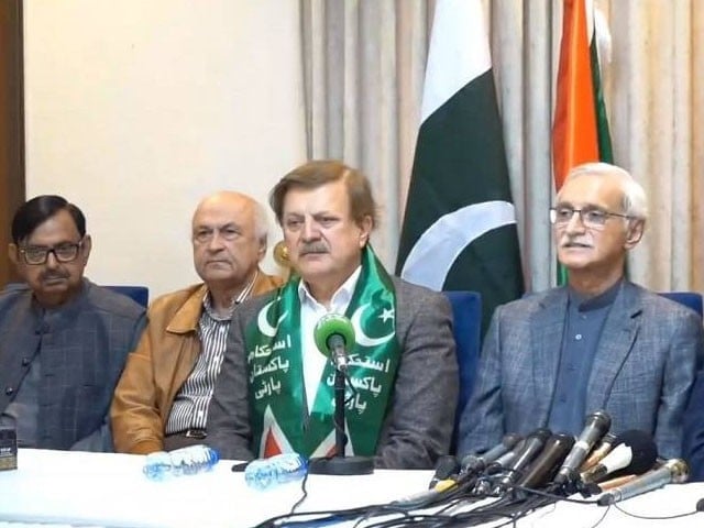 humayun akhtar khan is addressing a press conference alongside prominent political figures jahangir tareen and aleem khan in lahore on saturday december 16 2023 photo ipp