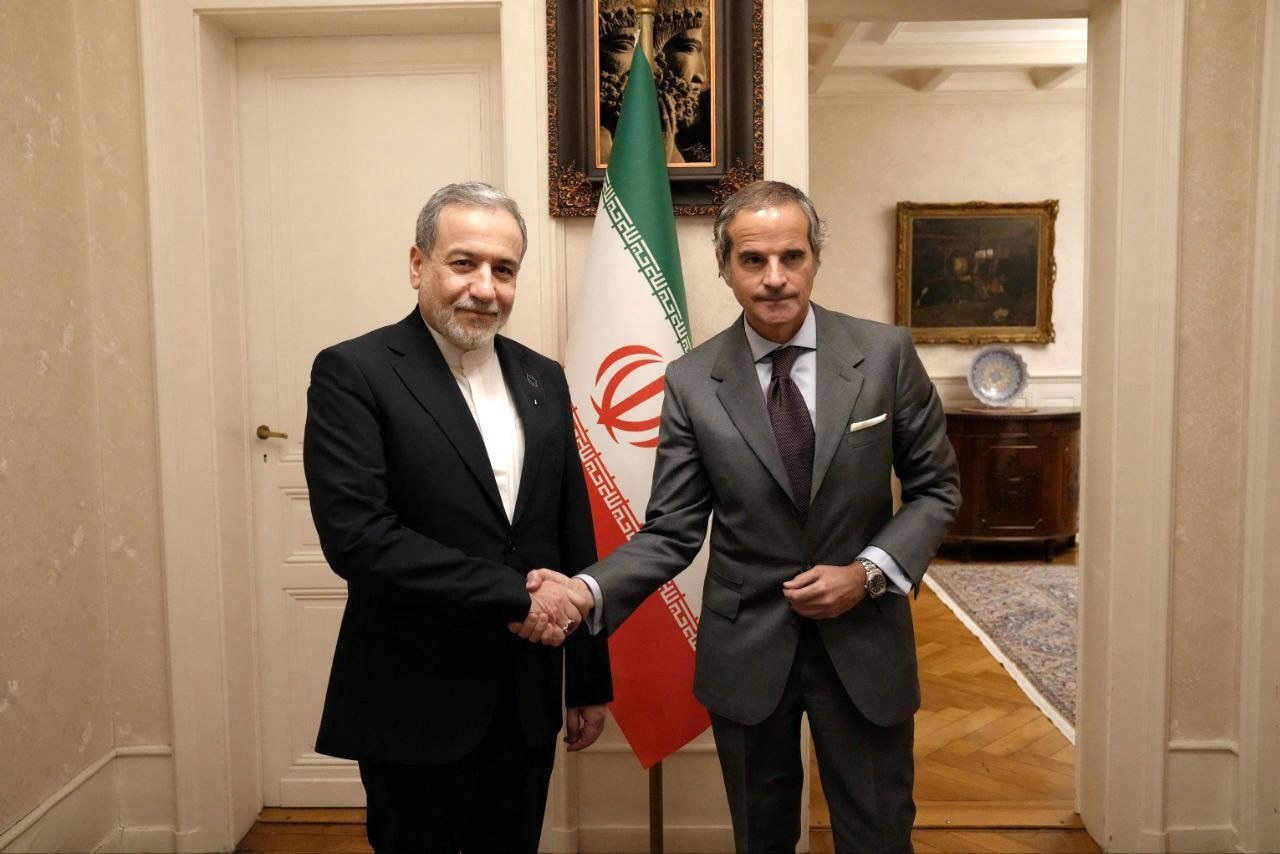 Iranian Foreign Minister Abbas Araqchi meets with International Atomic Energy Agency (IAEA) Director General Rafael Grossi in Geneva, Switzerland, February 16, 2026.PHOTO : REUTERS VIA IRANIAN FM OFFICE