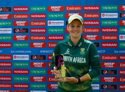 van niekerk comes out of retirement