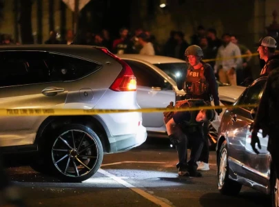 new york city man shot in car with child present by ice agents mayor says new york city man shot in car with child present by ice agents mayor says