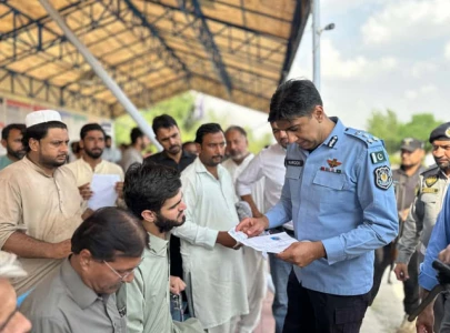islamabad drivers race against time as licence deadline looms islamabad drivers race against time as licence deadline looms