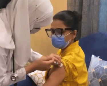 folks take it easy iffat omar responds to furore on getting vaccine out of turn