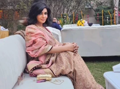 meri age meri marzi iffat omar shuts down trolls telling her to act her age meri age meri marzi iffat omar shuts down trolls telling her to act her age