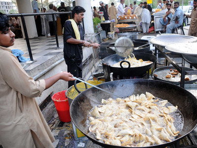 outages continue during iftar and sehar outages continue during iftar and sehar