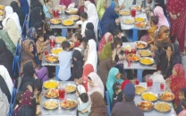 inflation drives crowds to free iftar tables inflation drives crowds to free iftar tables
