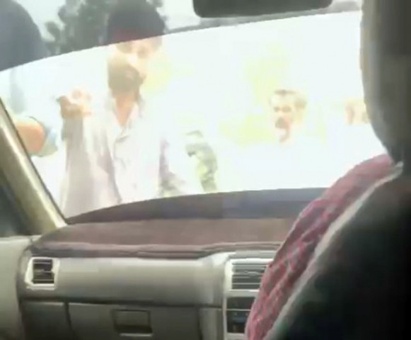 illegal hydrant mafia attacks express news team in karachi illegal hydrant mafia attacks express news team in karachi