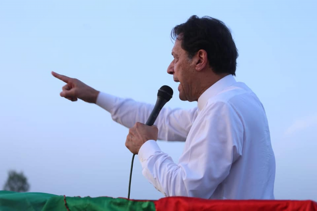 imran vows to burry pml n ppp jui f with nation s help