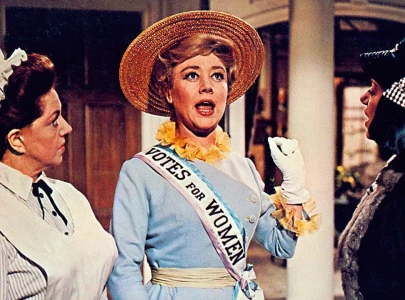 mary poppins actor glynis johns dies aged 100