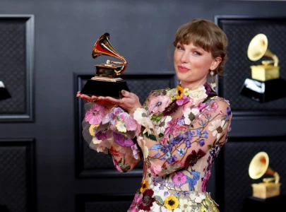 taylor swift eyes record at grammys as women take center stage