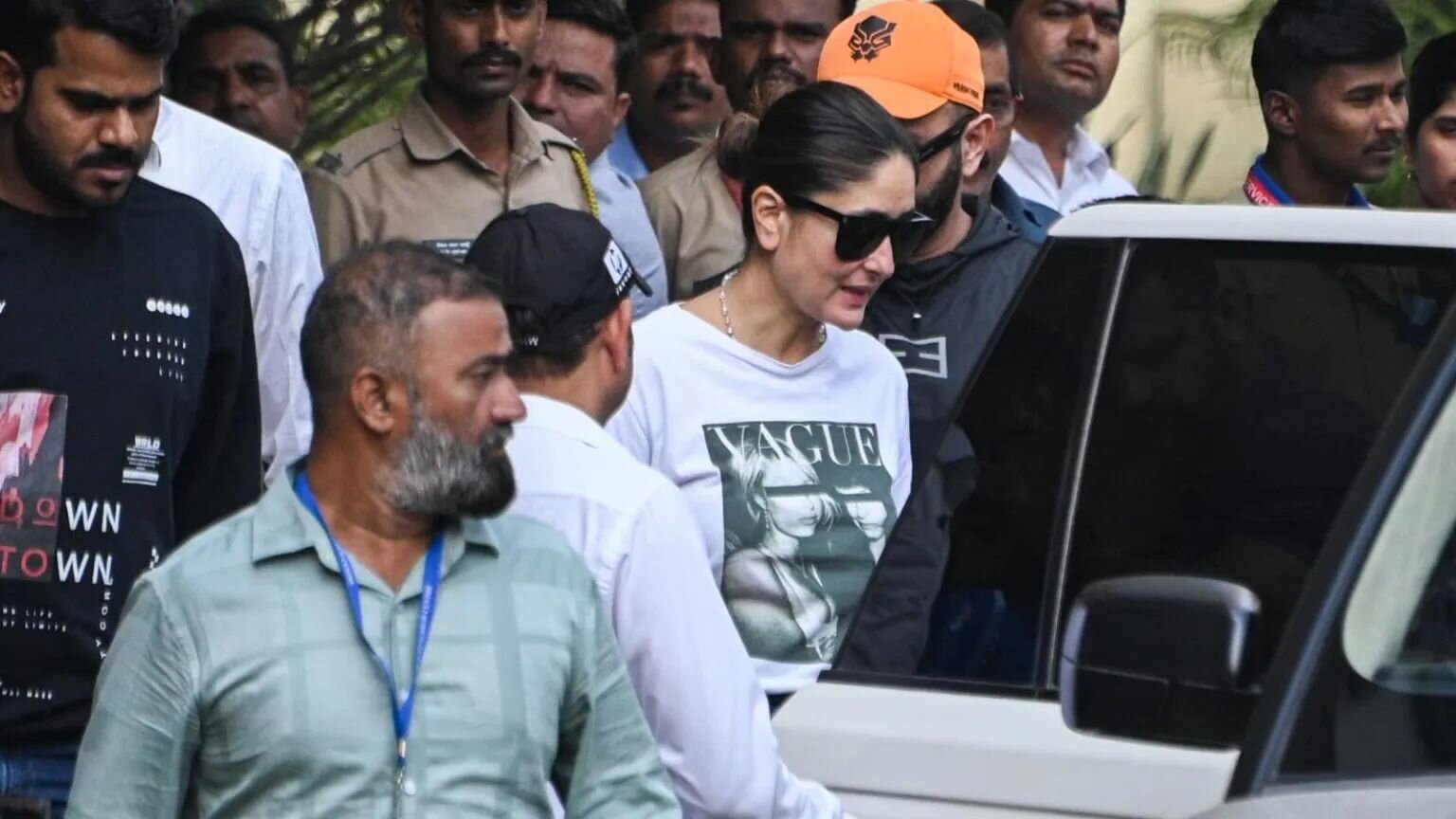 Kareena Kapoor seen leaving Lilavati Hospital. The Indian Express.