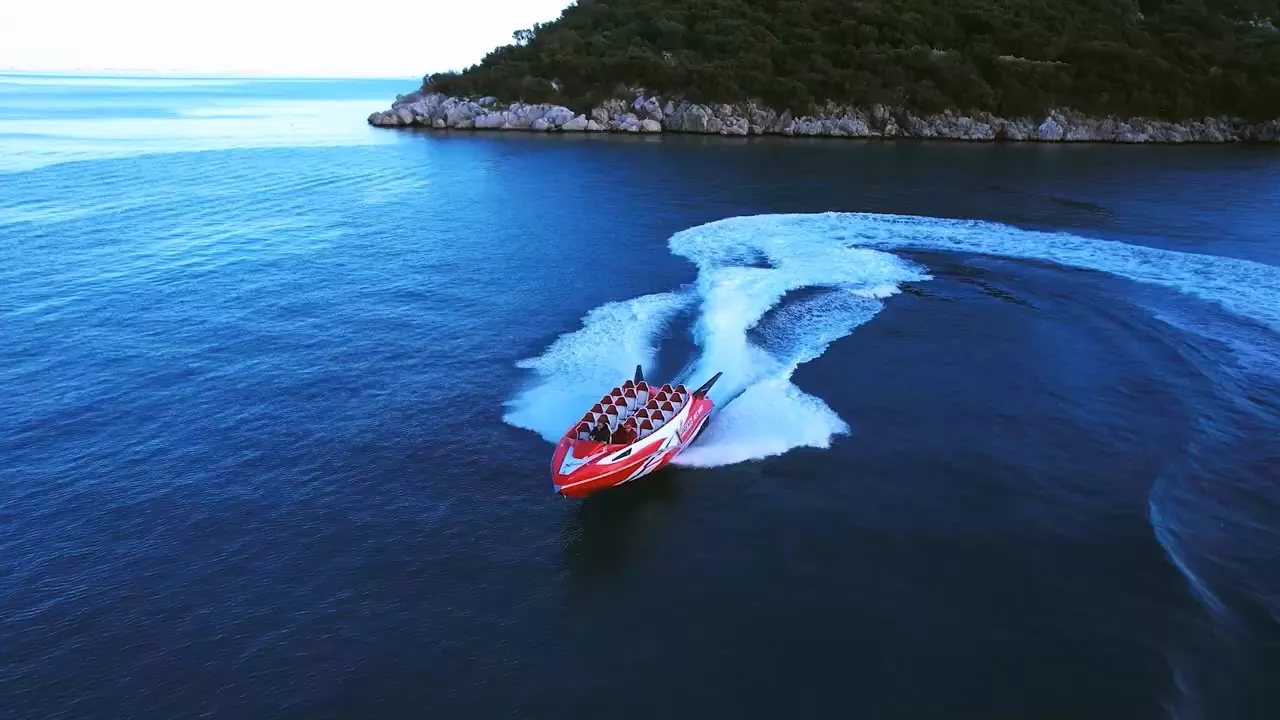 world s fastest speedboat arrives in pakistan