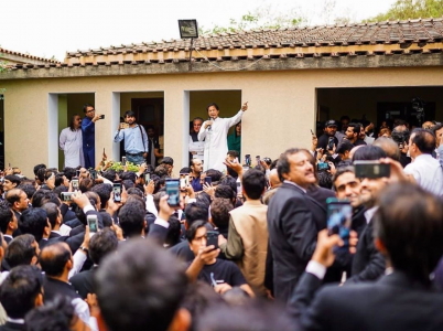 govt going for illegal tactics to stop azadi march imran