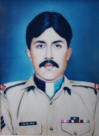 army pays homage to kargil war hero havaldar lalak jan