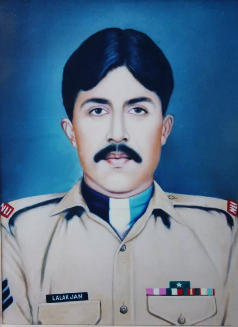 army pays homage to kargil war hero havaldar lalak jan