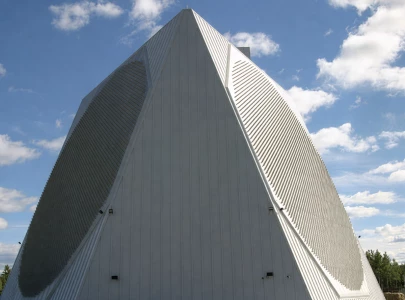 iran claims it destroyed us missile tracking radar in qatar