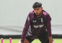 england off spinner bashir signs for derbyshire after ashes exile