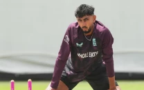 england off spinner bashir signs for derbyshire after ashes exile