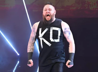 kevin owens re signs with wwe vows to wrestle for nearly 5 more years kevin owens re signs with wwe vows to wrestle for nearly 5 more years