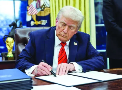 trump orders us military to take control of land near border with mexico trump orders us military to take control of land near border with mexico