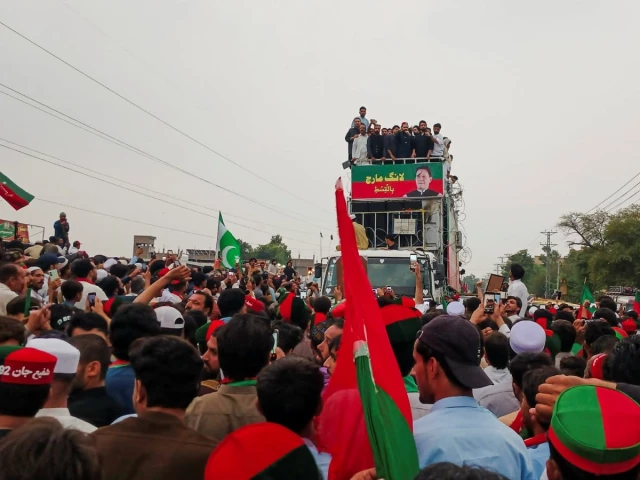 PTI long march enters fourth day, heads to Khyber as party rallies behind Afridi